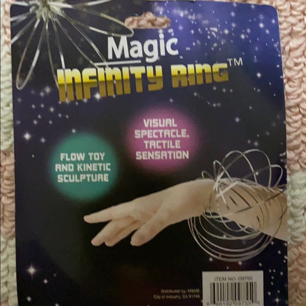 Magic Infinity Ring - Picture 2 of 3